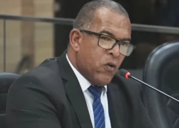 Vereador de cidade na Bahia diz que salário de R$ 13 mil ‘não dá para fazer feira’ e causa polêmica