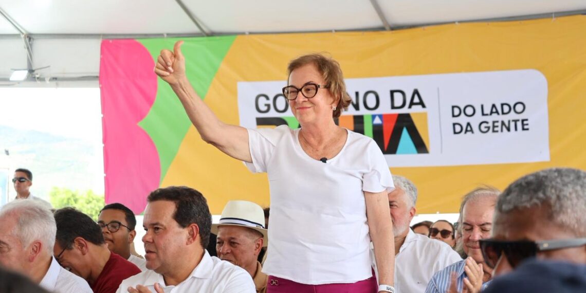 Ipirá – Neusa Cadore articula implantação da Casa da Mulher Baiana e faz entrega de veículo e equipamentos ao lado de Jerônimo