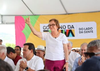 Ipirá – Neusa Cadore articula implantação da Casa da Mulher Baiana e faz entrega de veículo e equipamentos ao lado de Jerônimo