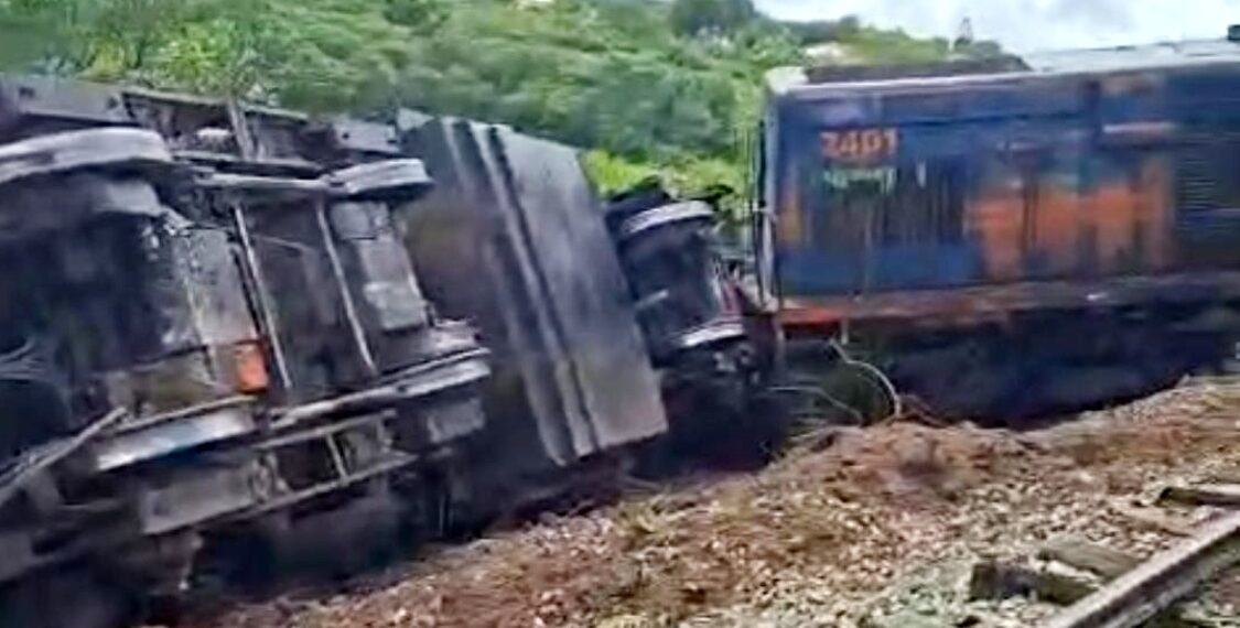 Linha férrea é bloqueada após vagão descarrilhar na zona rural de Serrinha