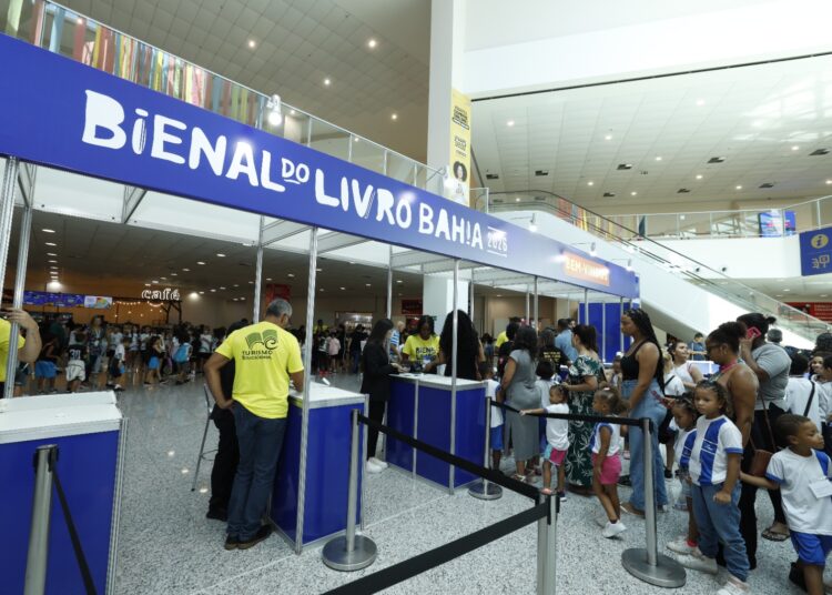 Bienal do Livro Bahia 2026 tem início e fortalece políticas de incentivo à leitura