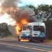 Van da Secretaria de Saúde de Capim Grosso é destruída por incêndio na BR-324