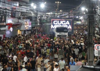 Guga Meyra entra no circuito e ganha destaque no Coité Folia após mudança na ordem das atrações