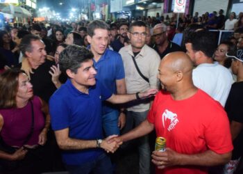 ACM Neto marca presença no Coité Folia e destaca impacto econômico de eventos no interior