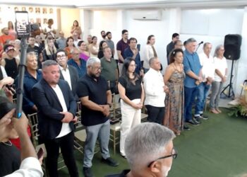 Câmara de Coité realiza primeira homenagem a comunicadores e eterniza nome de Zequinha de Salgadália