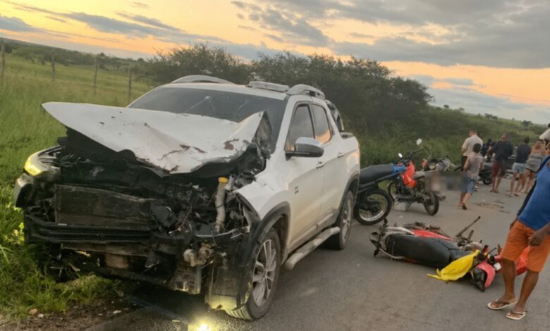 Colisão entre moto e picape deixa dois mortos na BA 084