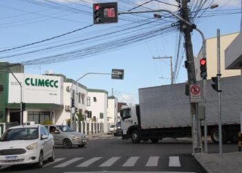 Coité – Segundo conjunto dos novos semáforos passa a funcionar com mudanças importantes no trânsito