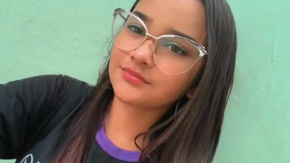 Adolescente de 16 anos morre após sofrer choque elétrico ao usar chapinha