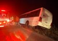 Valente – Duas pessoas morrem após colisão frontal entre Corsa e um micro-ônibus na BA 120