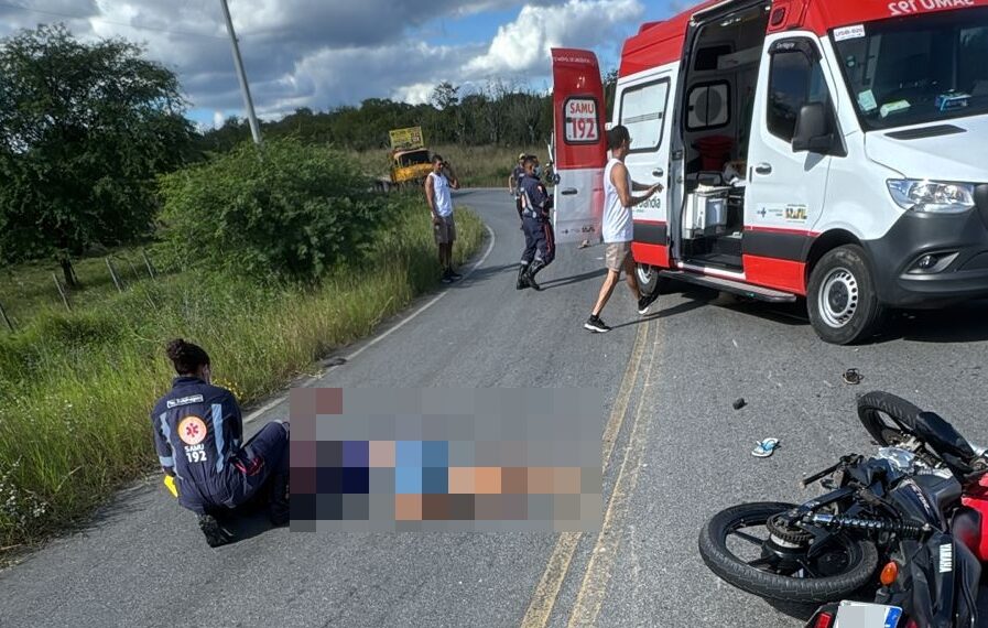 Colisão envolvendo duas motocicletas deixa um morto e outro gravemente ferido na BA 412