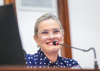Presidente da ALBA comemora a aprovação de projetos de lei que beneficiam servidores públicos estaduais
