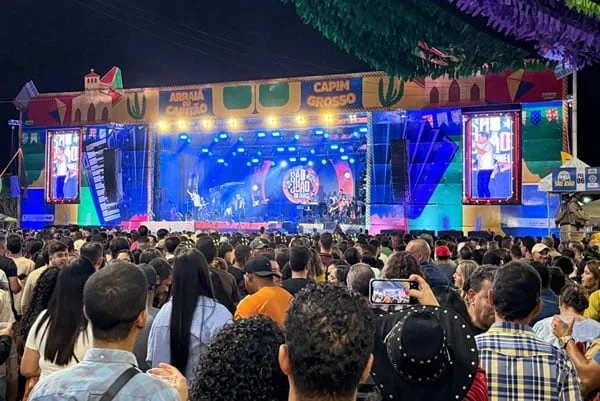 Dificuldade para reduzir cachês, shows já anunciados para o São João em várias cidades correm risco de cancelamento