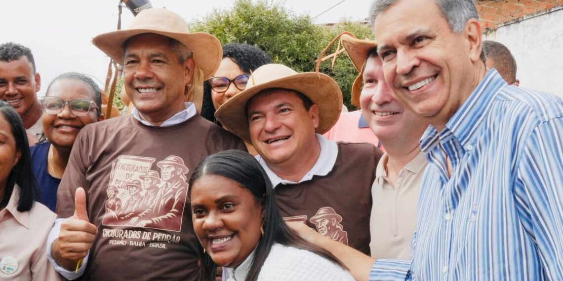 Ao lado do governador, Félix Mendonça Júnior destaca investimentos do estado em educação