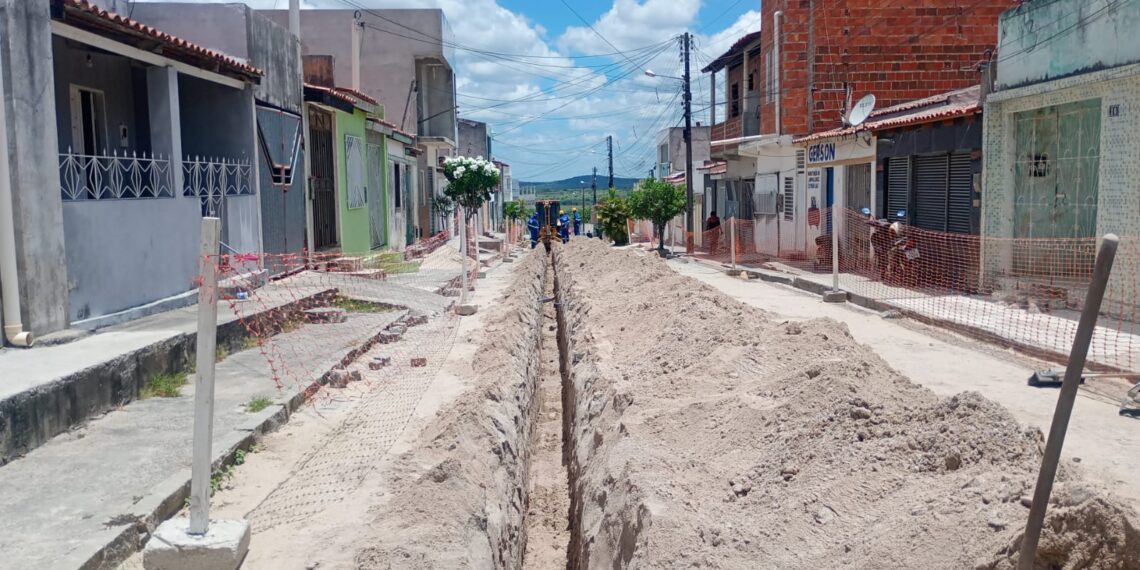 Embasa avança com obras de esgotamento sanitário em Conceição do Coité