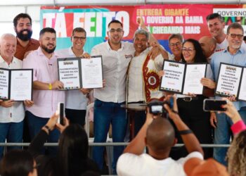 Mairi I – Dia de Corpus Christi é marcado pela fé, inauguração de obras com a presença do governador, entregas de veículos e outros benefícios