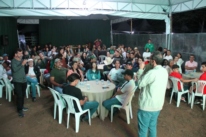 Riachão do Jacuípe: queijos premiados e turismo rural ganham destaque na primeira noite da II FEITEC