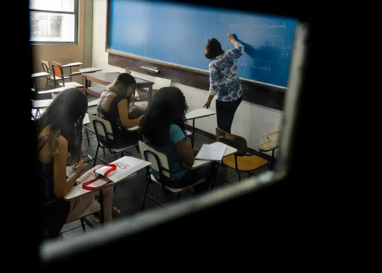 Professores de licenciatura podem se inscrever em premiação de R$ 30 mil até dia 8