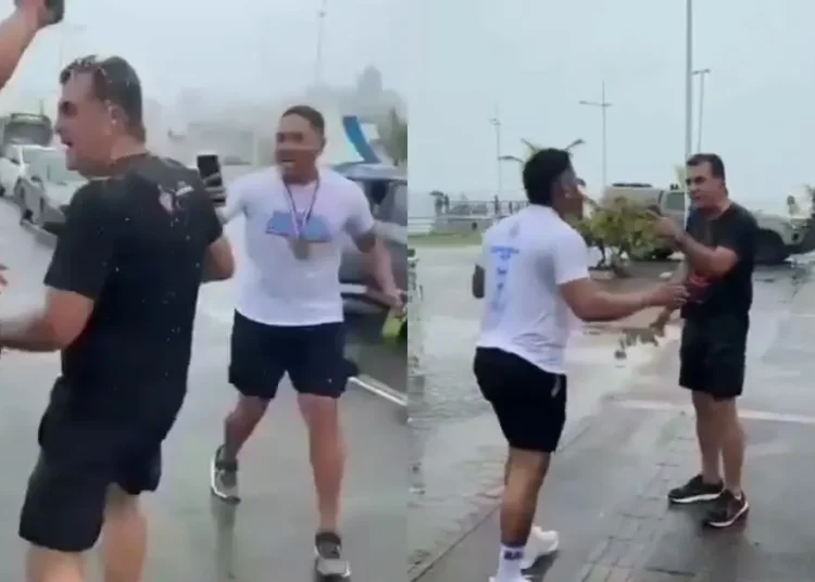 Torcedor do Bahia joga cerveja em Fábio Mota durante corrida da Bamor