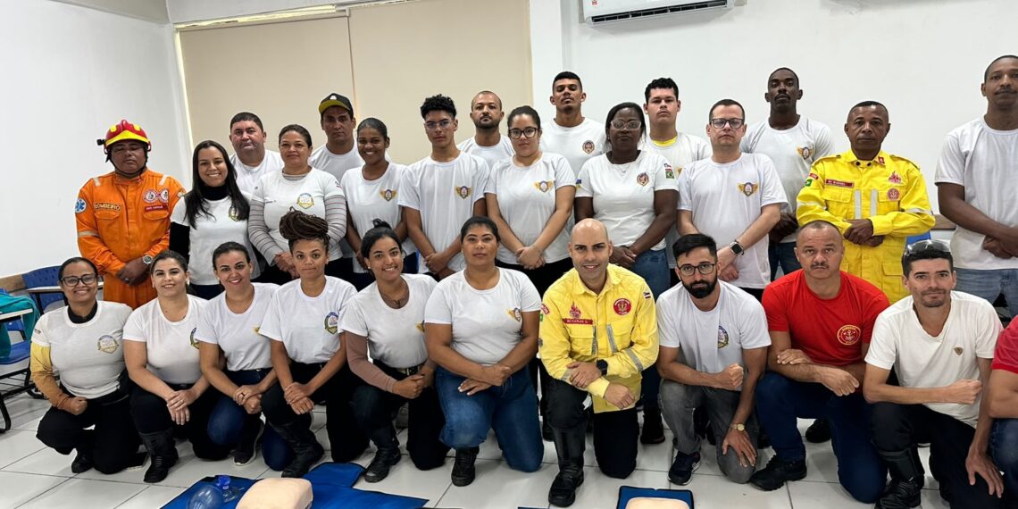 Bombeiros Civis da Brigada Anjos da Vida participam de curso de atualização técnica de aperfeiçoamento