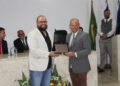São Domingos I: médico Rafael Oliveira recebe homenagem na Câmara e tem nome ventilado para futura disputa política em Valente