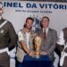 Conheça a história do jornalista baiano que tocou e registrou a taça do penta em Salvador