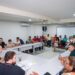 Prefeito Marcelo Araújo se reúne com trabalhadores do Açougue Municipal e discute melhorias para o espaço