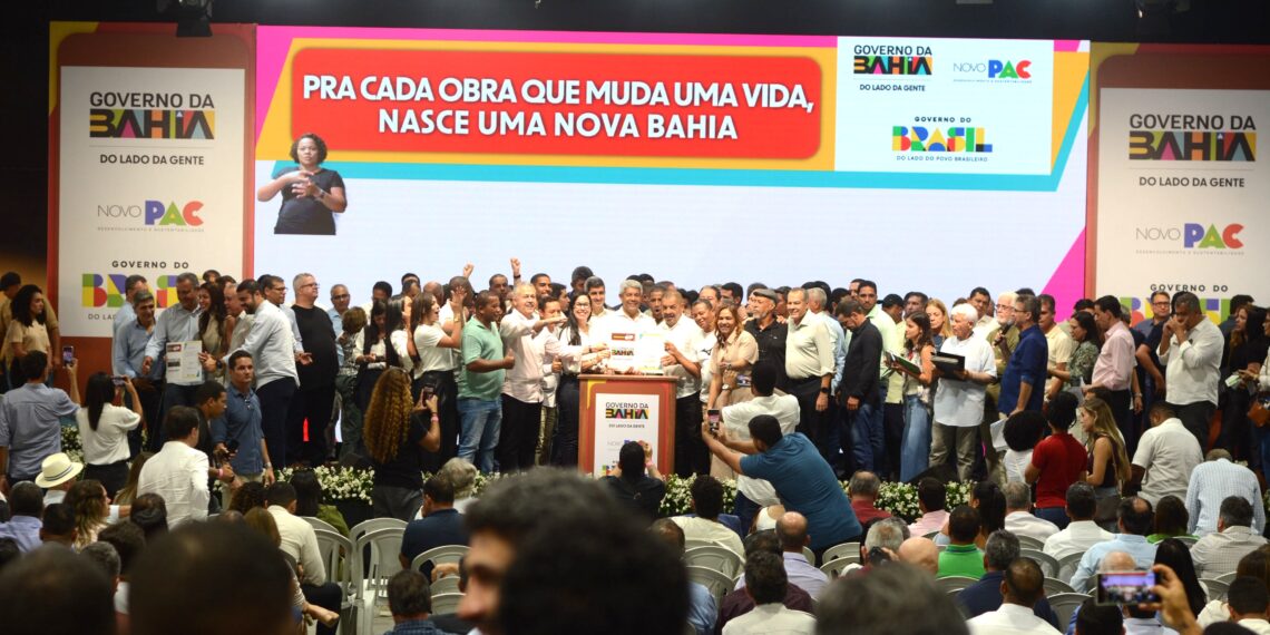 Jerônimo Rodrigues anuncia pacote de mais de R$ 1,7 bilhão em investimentos para 200 municípios; asfaltamnto do trecho Barrocas/Teofilândia está entre as obras contempladas