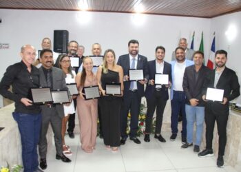 Câmara de São Domingos realiza nova sessão de entrega de Títulos de Cidadão; mais 11 pessoas homenageadas