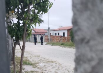 Operação policial termina com suspeito de integrar organização criminosa morto e policial civil ferido em Retirolândia