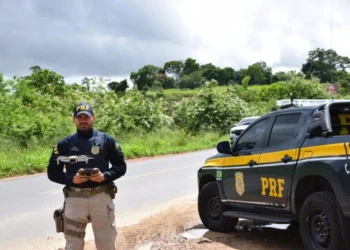 PRF vai usar drones na BR-324 durante o São João para flagrar infrações de trânsito