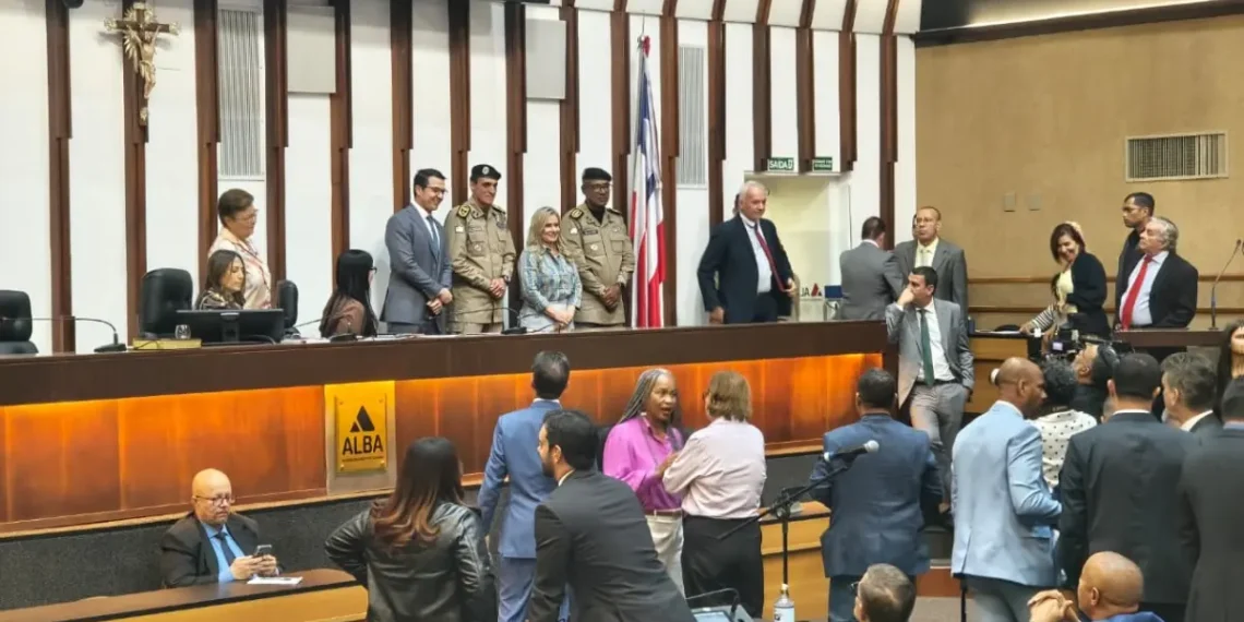 AL-BA aprova projeto que garante promoção especial a militares antes da reserva
