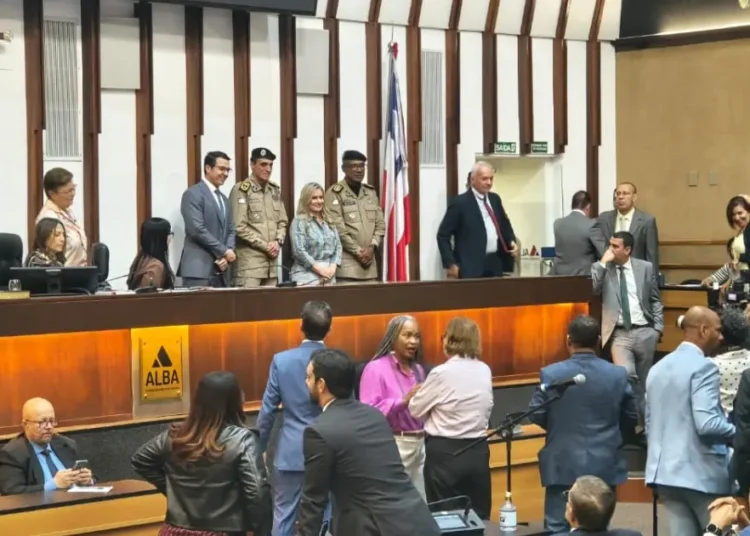AL-BA aprova projeto que garante promoção especial a militares antes da reserva
