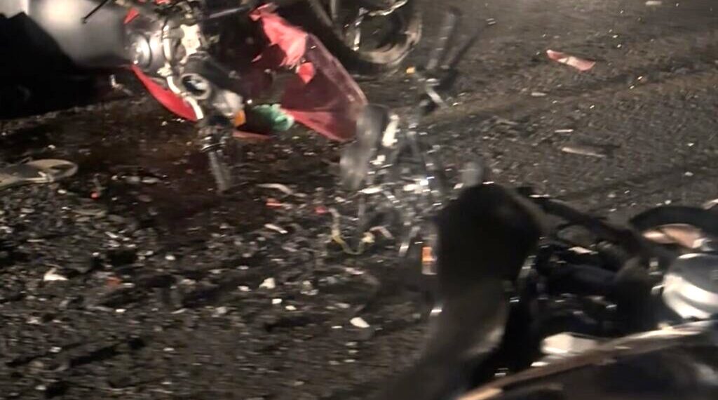 Colisão frontal entre motocicletas na BR-324 deixa dois mortos entre Capim Grosso e Itatiaia