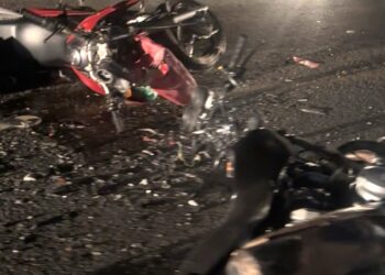 Colisão frontal entre motocicletas na BR-324 deixa dois mortos entre Capim Grosso e Itatiaia