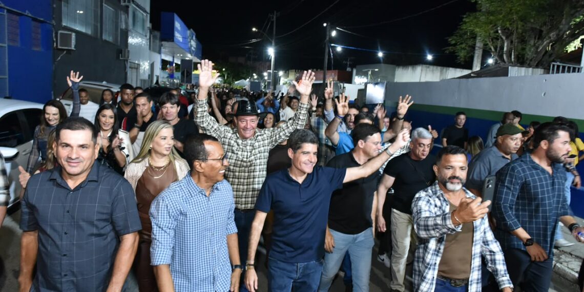 Em Cruz das Almas, ACM Neto destaca apoio de Ednaldo Ribeiro e elogia gestão do aliado: “Maior prefeito da história da cidade”
