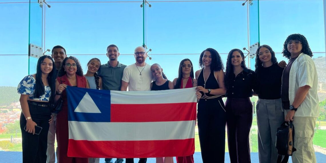 Da Bahia para o mundo: estudantes do Piemonte Norte do Itapicuru apresentam pesquisas sobre semiárido em congresso internacional, na Espanha