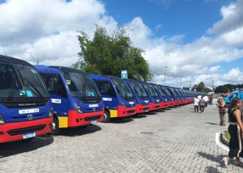 Bahia recebeu 285 veículos para fortalecer a saúde e a educação durante solenidade em Alagoinhas