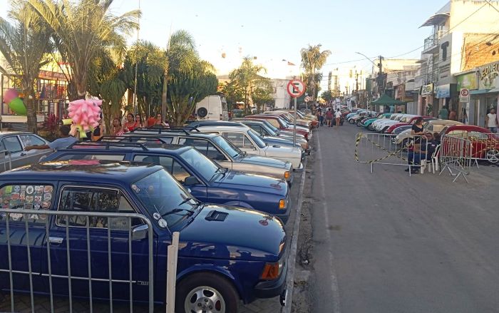 Encontro de Carros Antigos transforma Coité na “Disneylândia do antigomobilismo” e deve reunir cerca de 650 veículos
