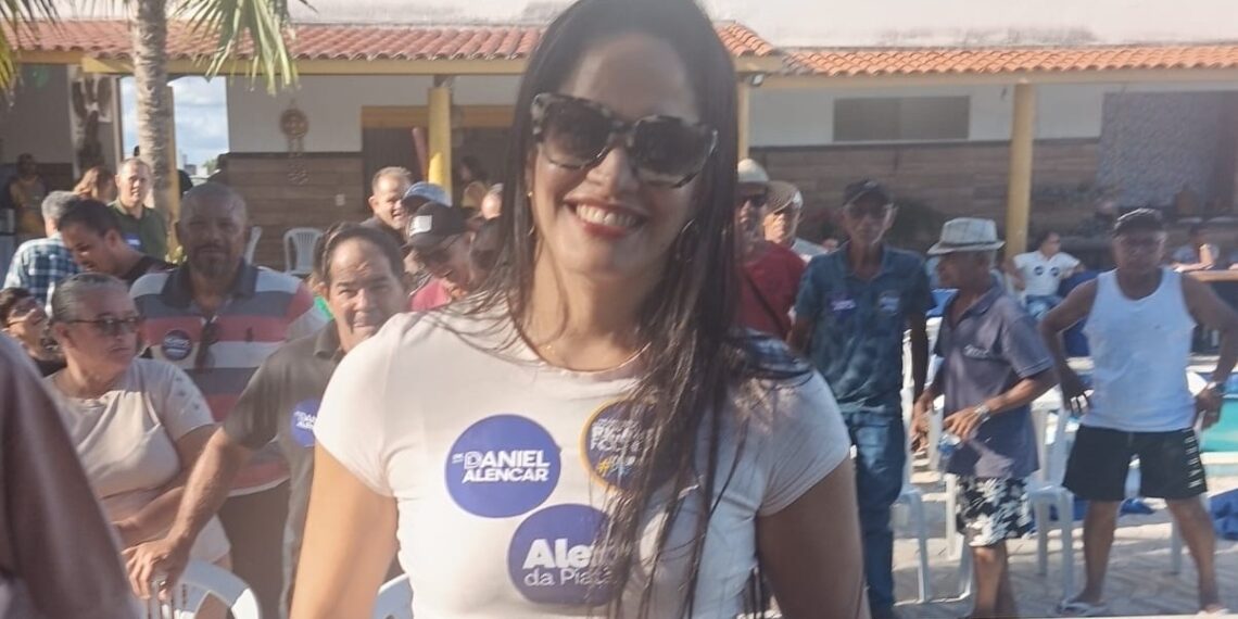 Retirolândia – Após ser citada quatro vezes por Daniel Alencar em discurso, saiba quem é Carol Gouveia