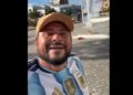 Coiteense torcedor da Argentina desde criança comemora classificação para as quartas de final soltando fogos em frente à igreja