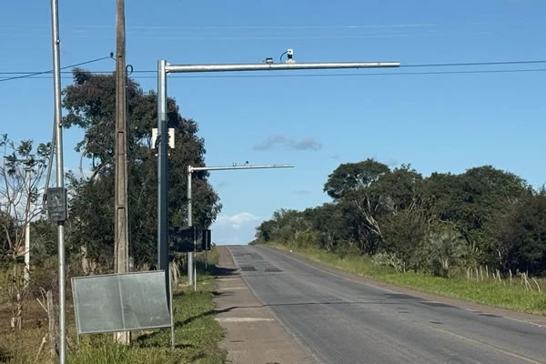 Entenda a função dos novos equipamentos instalados na BR-324 na saída Capim Grosso / Gavião