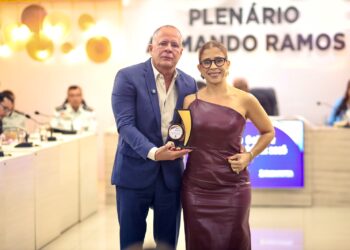 Câmara de Coité homenageia personalidades com Troféu de Mérito Municipal; Davi Miranda da FARESI