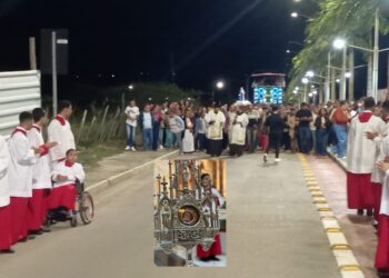 Coité – Paróquia de São Roque recebe relíquia de 1º grau de Santa Dulce dos Pobres em noite marcada por emoção e fé
