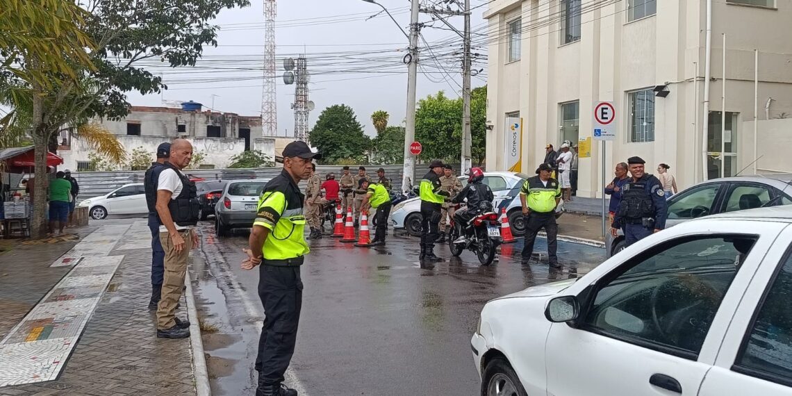 Blitz educativa orienta motociclistas em Conceição do Coité e antecede fiscalização mais rigorosa