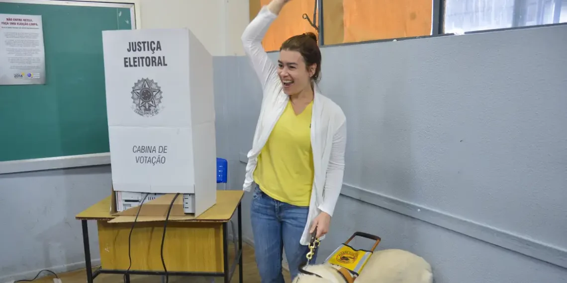 Brasil tem quase 2 milhões de eleitores com deficiência, aponta TSE