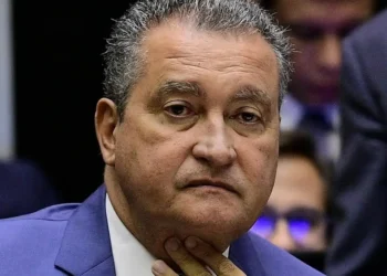 Em campanha, Rui Costa é autorizado a continuar recebendo salário de R$ 46,3 mil mesmo após deixar governo federal
