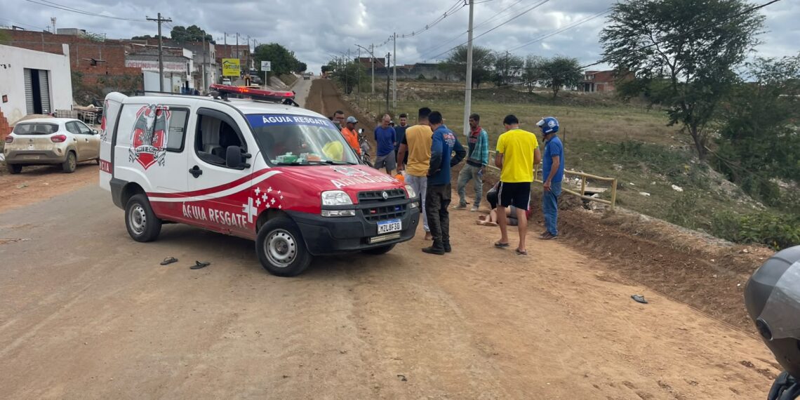 Coité – Novo acidente em trecho em obras da BA-409 deixa casal ferido; mulher sofreu fratura exposta na perna