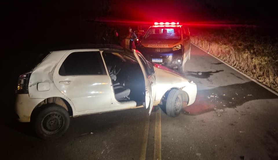 Motorista escapa da morte após carro capotar várias vezes na BA-233; ele não usava cinto de segurança