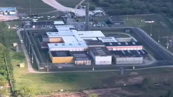 Justiça agenda reunião para discutir superlotação no Conjunto Penal de Serrinha, que corre risco de colapsar