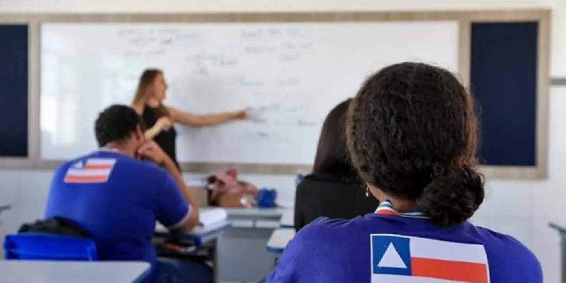 Bahia melhora nota do Ensino Médio, mas segue abaixo das médias do Nordeste e do país no Ideb 2025